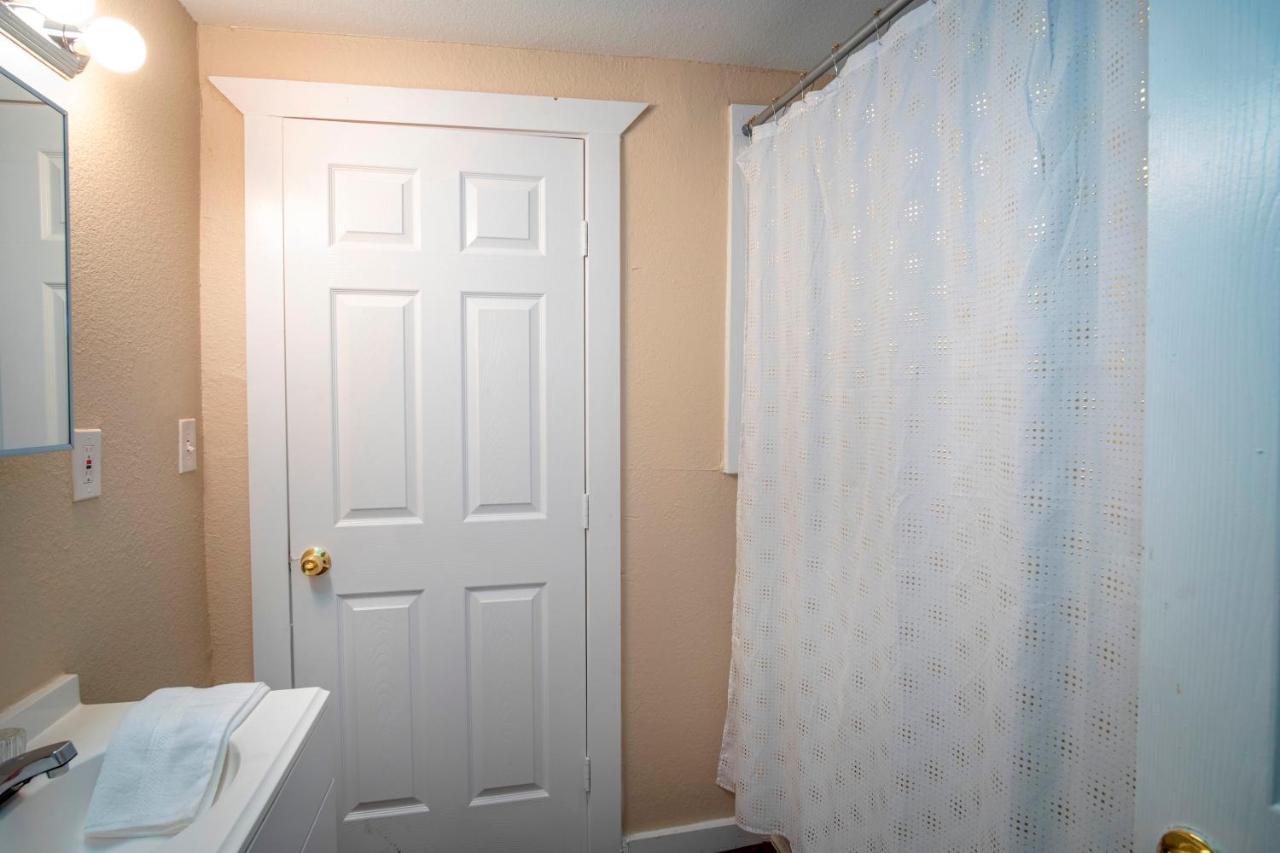 Cozy Downtown 2br/1ba Sleeps 8 Appartement *